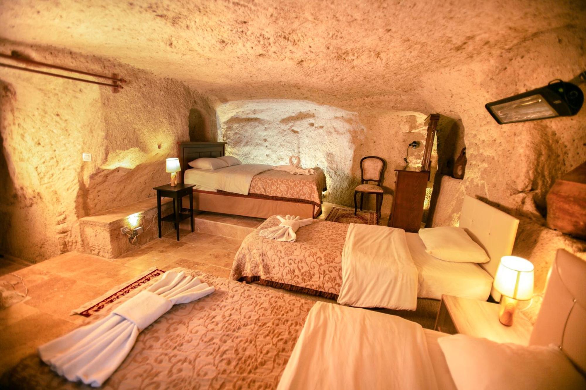 Kamelya Cave Hostel (Adults Only) غوريمِيه المظهر الخارجي الصورة