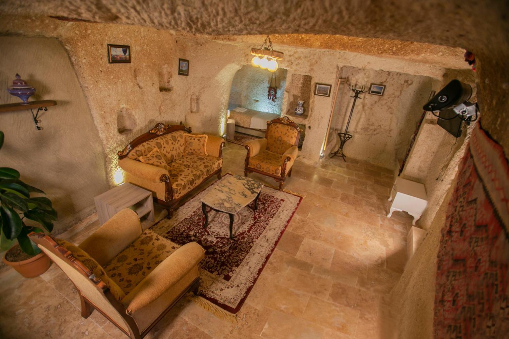 Kamelya Cave Hostel (Adults Only) غوريمِيه المظهر الخارجي الصورة