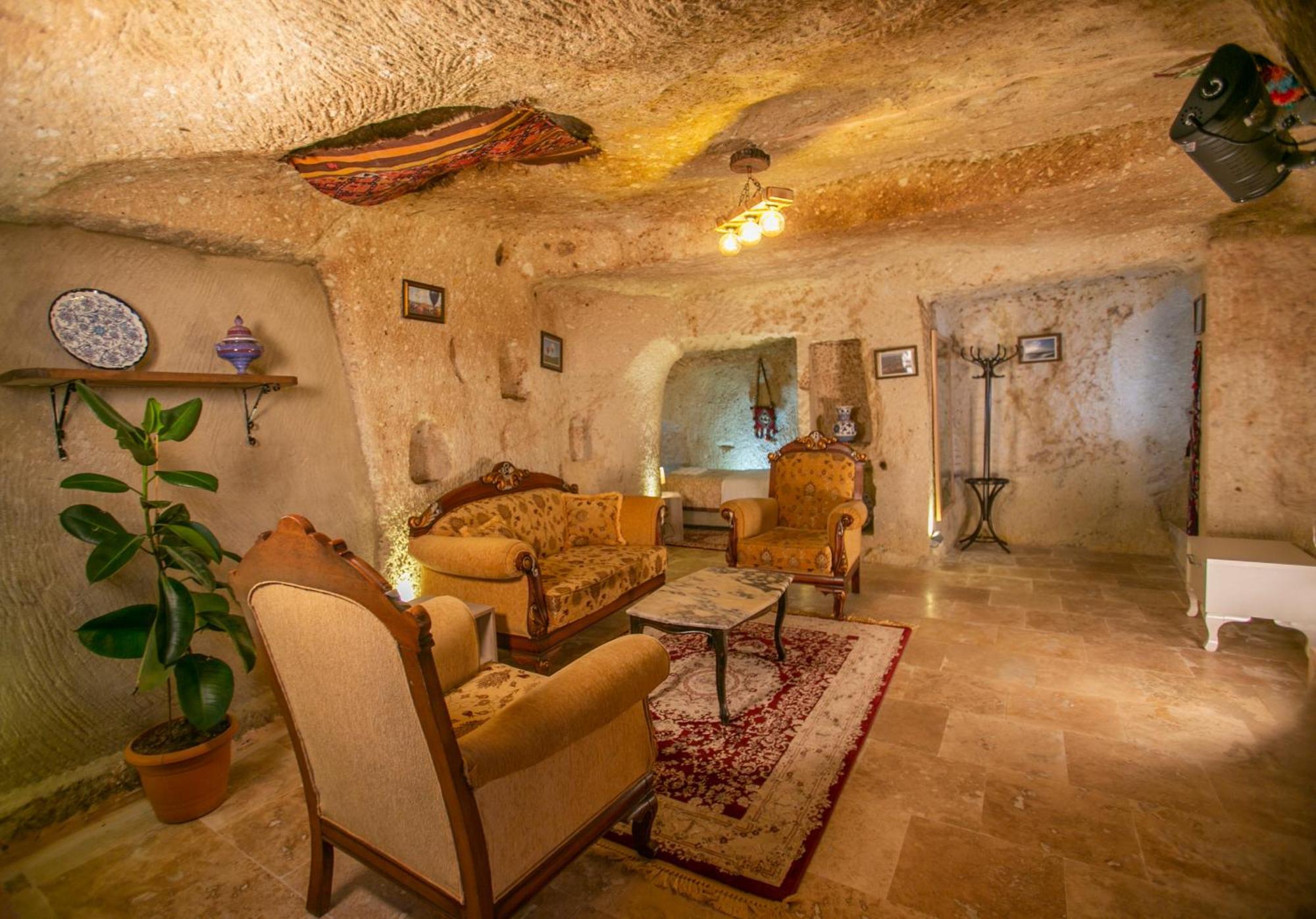 Kamelya Cave Hostel (Adults Only) غوريمِيه المظهر الخارجي الصورة